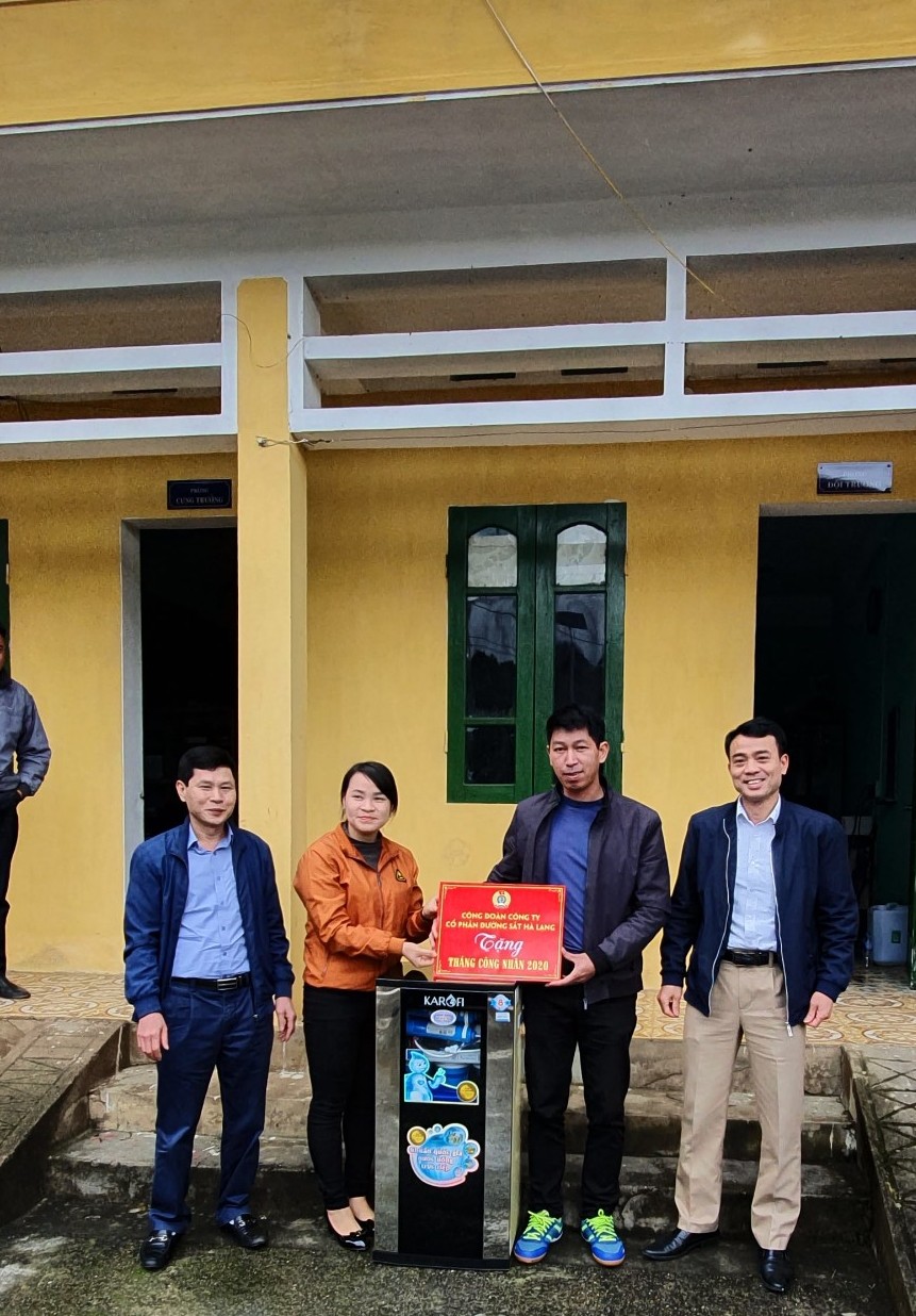 CÔNG ĐOÀN CÔNG TY CỔ PHẦN ĐƯỜNG SẮT HÀ LẠNG TỔ CHỨC CÁC HOẠT ĐỘNG THÁNG CÔNG NHÂN VÀ THÁNG HÀNH ĐỘNG VỀ ATVSLĐ NĂM 2020 CÔNG ĐOÀN CÔNG TY CỔ PHẦN ĐƯỜNG SẮT HÀ LẠNG TỔ CHỨC CÁC HOẠT ĐỘNG THÁNG CÔNG NHÂN VÀ THÁNG HÀNH ĐỘNG VỀ ATVSLĐ NĂM 2020